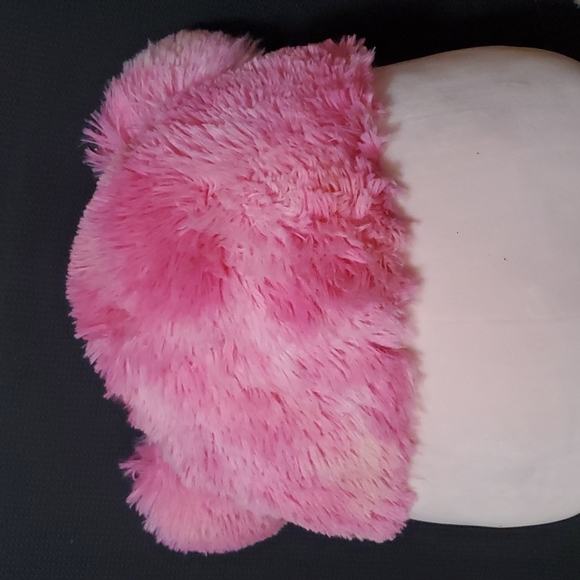BNWT Caparinne Bow Bigfoot Squishmallow - Picture 9 of 9
